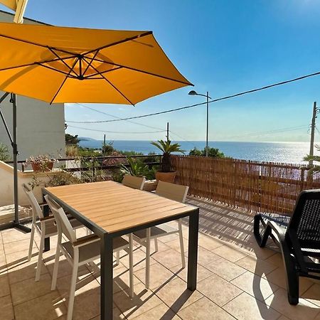 Вилла Marina Di Andrano - Alisso, Casa Vista Mare Con Parcheggio Privato E Wifi Экстерьер фото