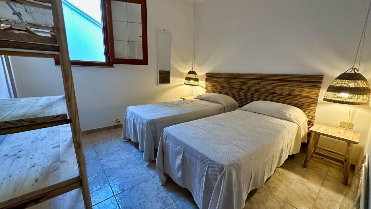 Вилла Marina Di Andrano - Alisso, Casa Vista Mare Con Parcheggio Privato E Wifi Экстерьер фото